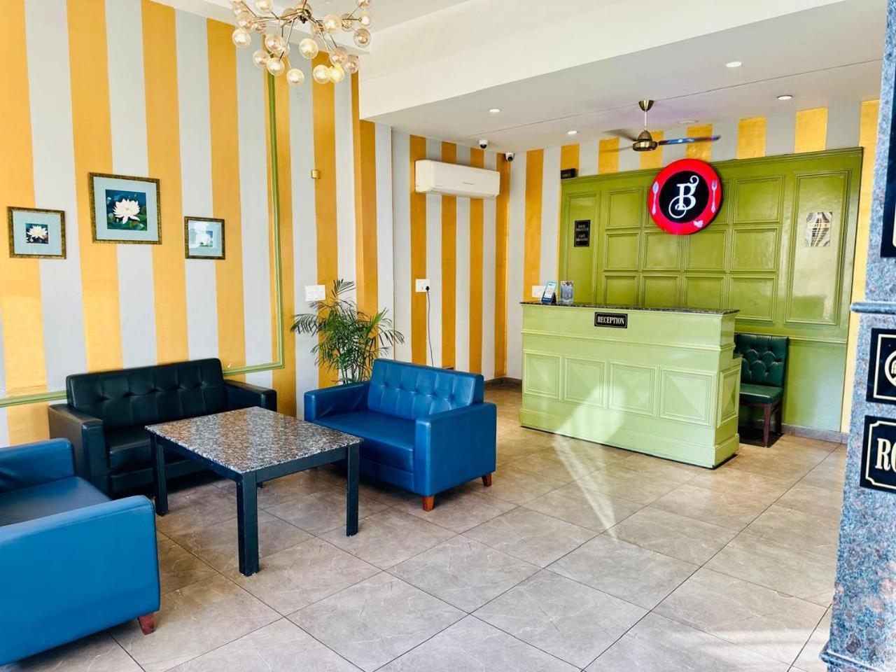 Hotel Golden Fern Patiāla Екстериор снимка