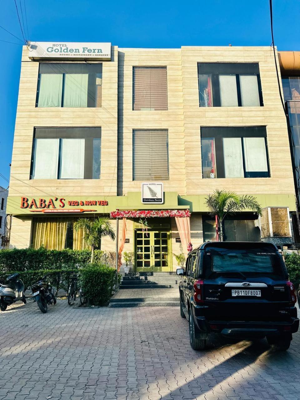 Hotel Golden Fern Patiāla Екстериор снимка