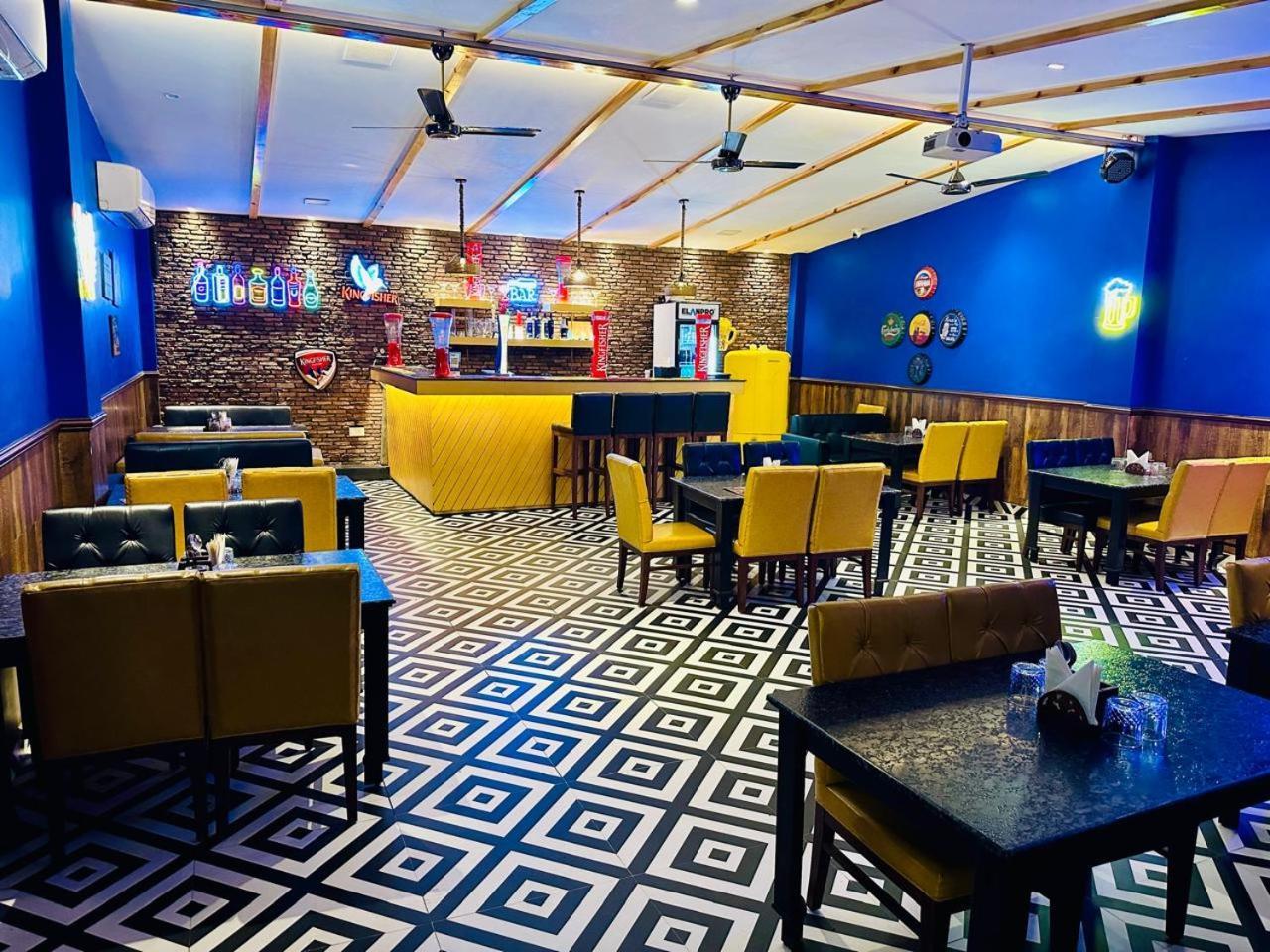 Hotel Golden Fern Patiāla Екстериор снимка