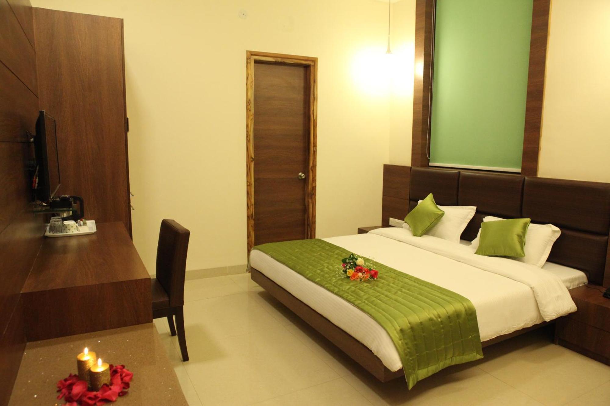 Hotel Golden Fern Patiāla Екстериор снимка