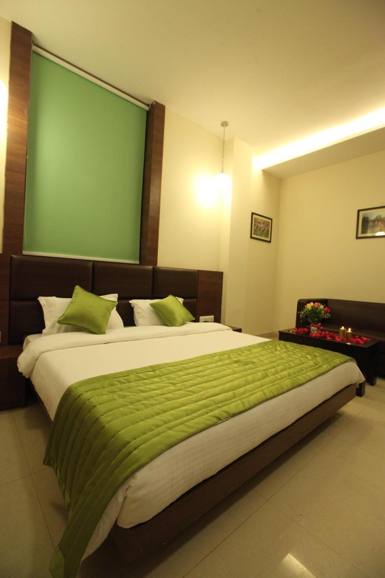 Hotel Golden Fern Patiāla Екстериор снимка